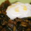 Fresh Spinach with Garlic-Yogurt Sauce