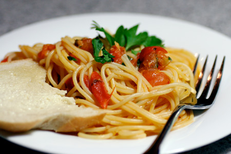 Spaghetti with Herb and Tomato