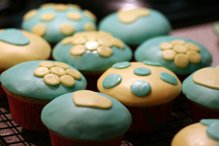 Almond Cupcakes with Marshmallow Fondant