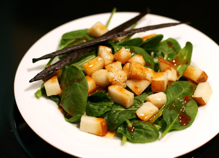 Scallop & Spinach Salad with Vanilla Chili Dressing