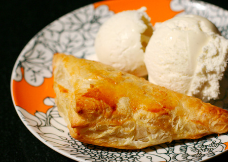 Apple Turnovers Cream