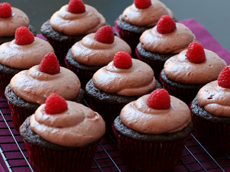 Chocolate Balsamic Rasperry Cupcakes Chocolate Balsamic Rasperry Cupcakes