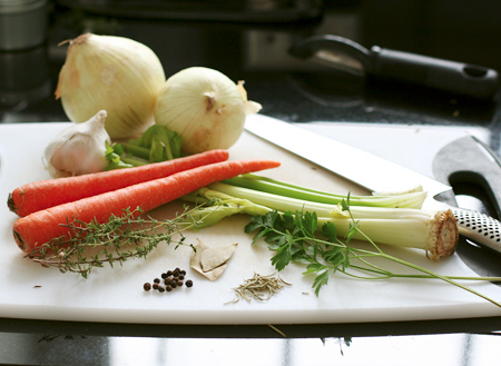 How to make homemade chicken stock