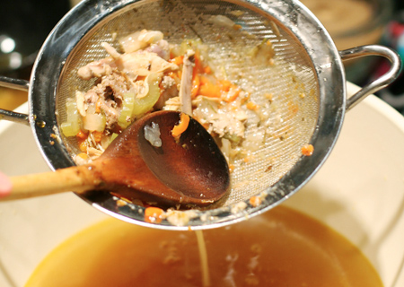 How-to make homemade chicken stock