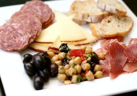 Tapas Plate With Marinated Chickpeas