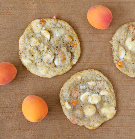 Fresh Apricot and White Chocolate Cookies