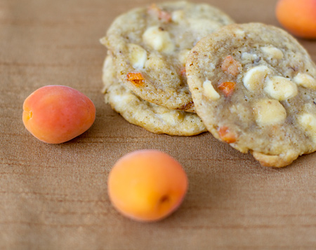 Fresh Apricot and White Chocolate Cookies