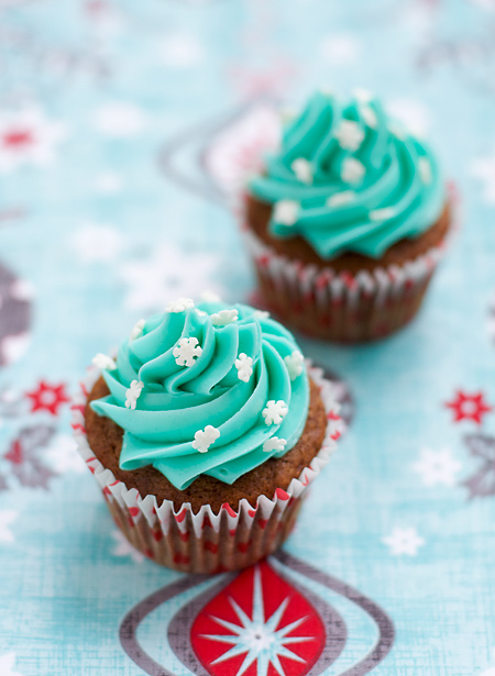 Gingerbread Stout Cupcakes with White Chocolate Buttercream
