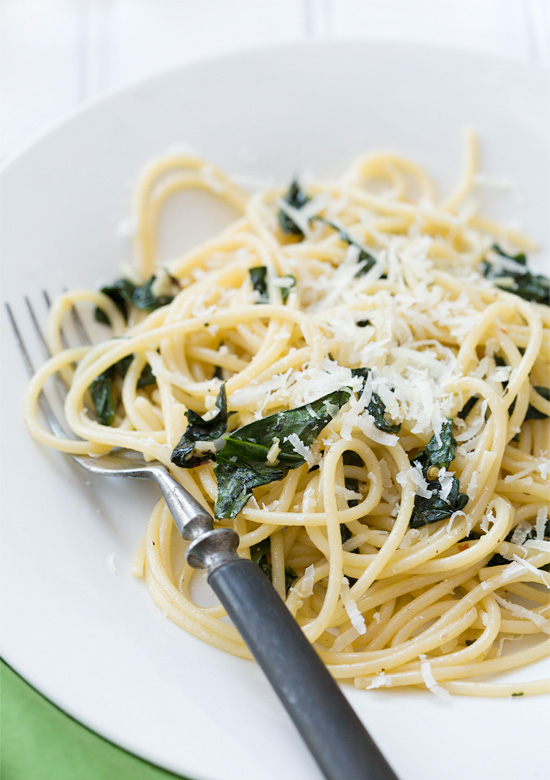 Spinach and Garlic Spaghetti with Pecorino