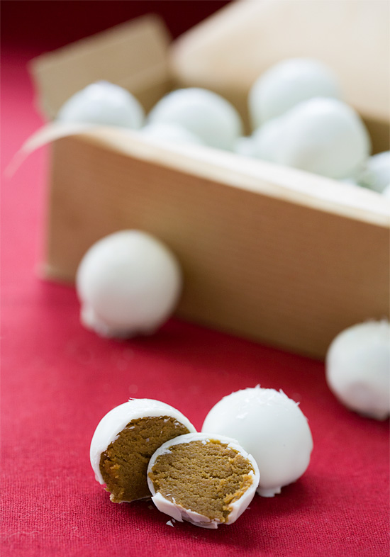 Gingerbread Cookie Dough Truffles