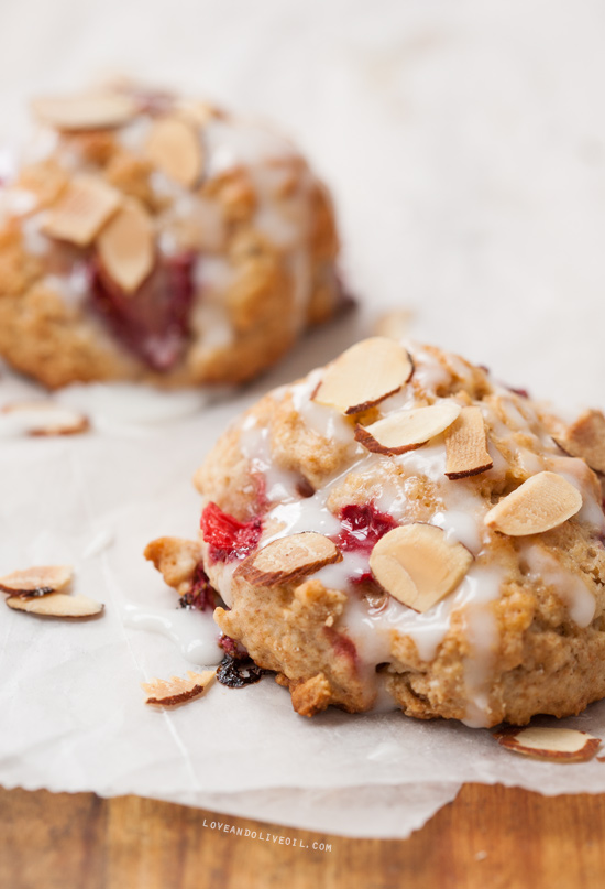 strawberry-almond-scones2