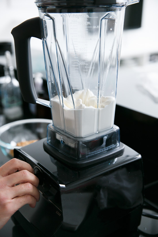 How to Make Whipped Cream in a Blender