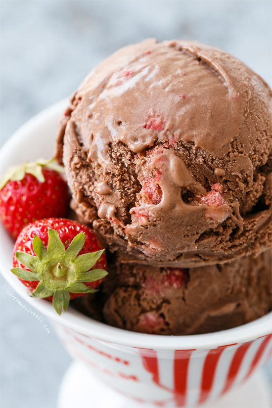 Dark Chocolate Strawberry Ice Cream from @loveandoliveoil