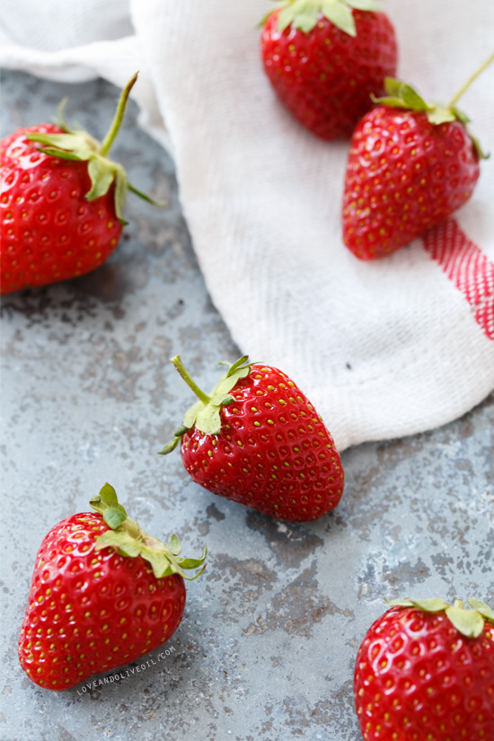 Dark Chocolate Strawberry Ice Cream from @loveandoliveoil