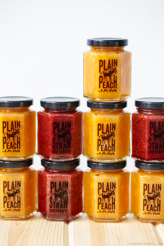 Homemade Peach and Plain Strawberry Jam (plus FREE printable labels for your jars!)