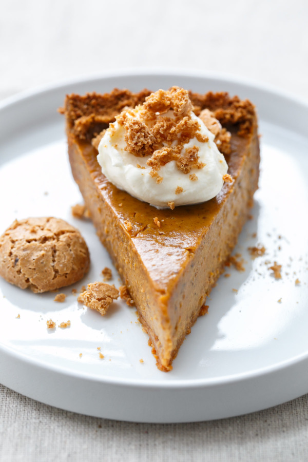 Almond Pumpkin Pie with Amaretti Cookie Crust