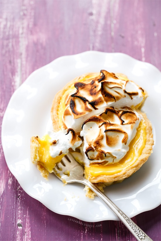 Passionfruit Meringue Pie with Passionfruit Curd filling