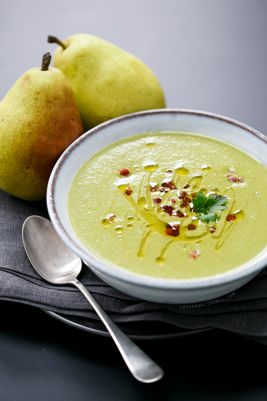 Creamy Spinach and Pear Soup with Pancetta