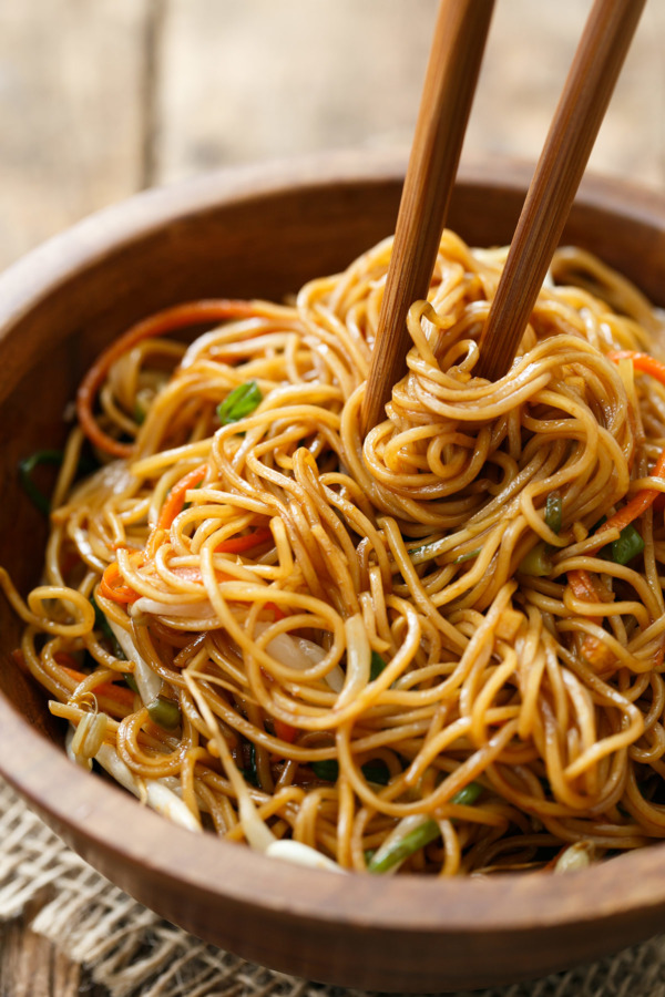 Soy Sauce Noodle Stir Fry Recipe with Carrots, Bean Sprouts, and Green Onions