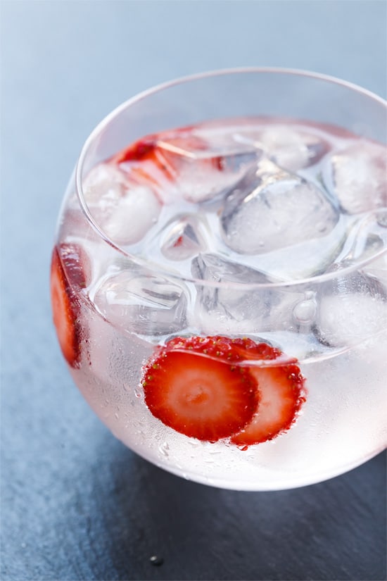 Strawberry Gin & Tonic Cocktail Recipe