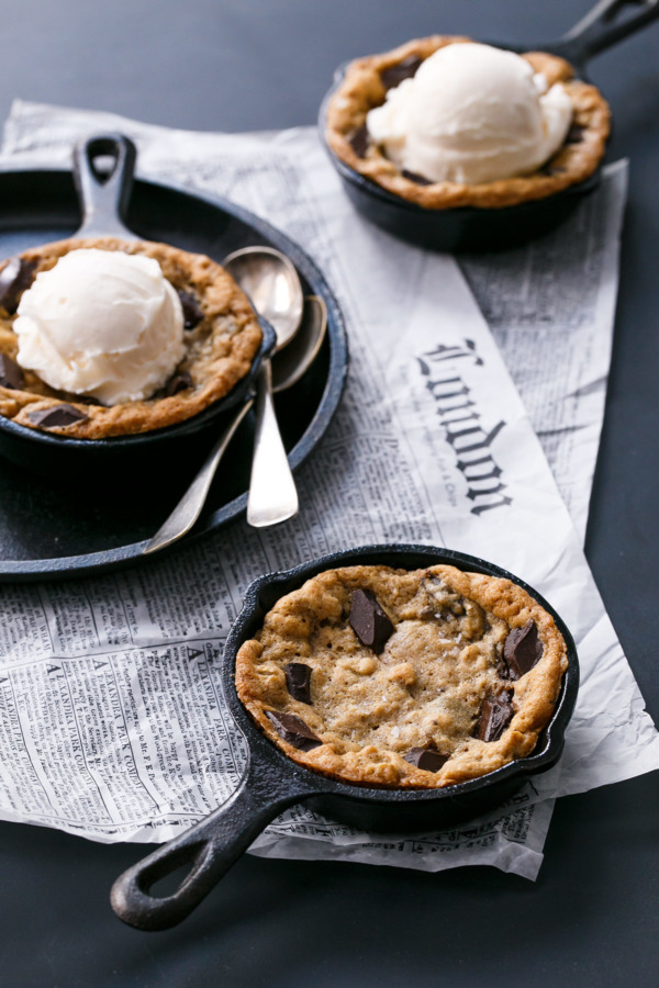 Chocolate Chip Skillet Cookie - Chocolate Chip Cookie Skillet