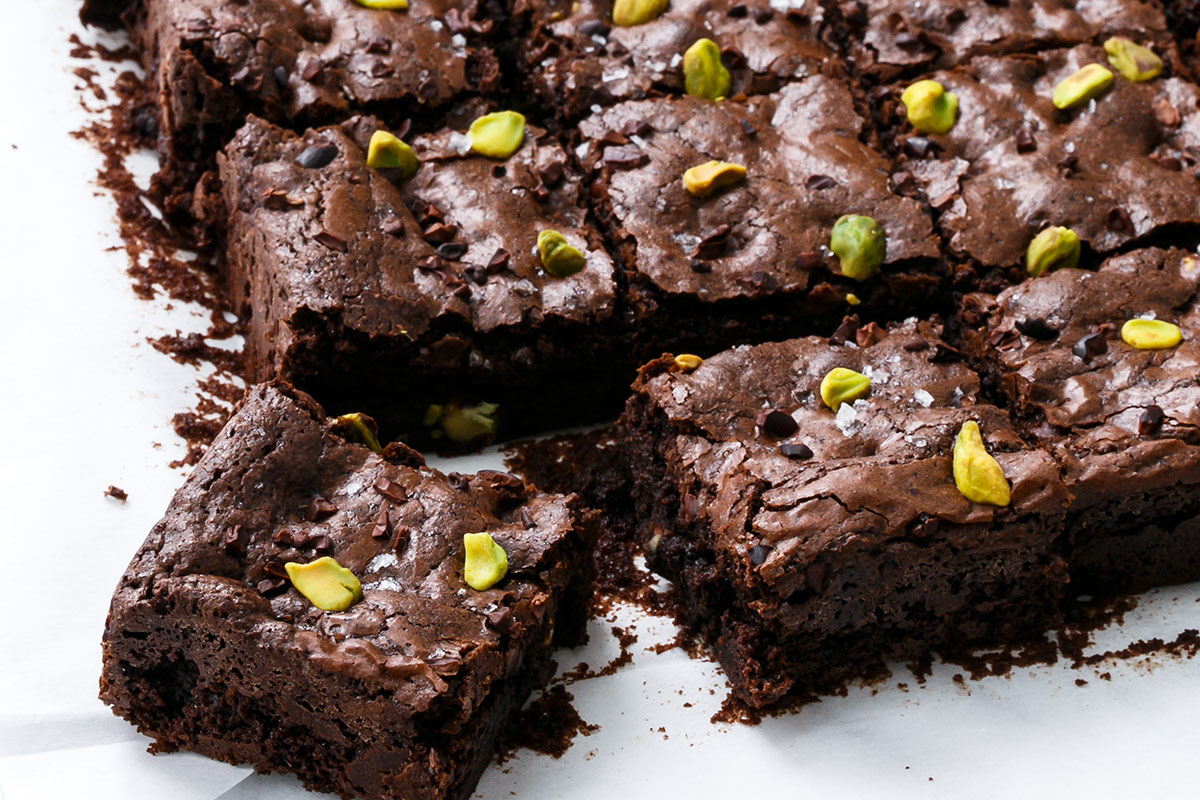 Olive Oil & Pistachio Brownies