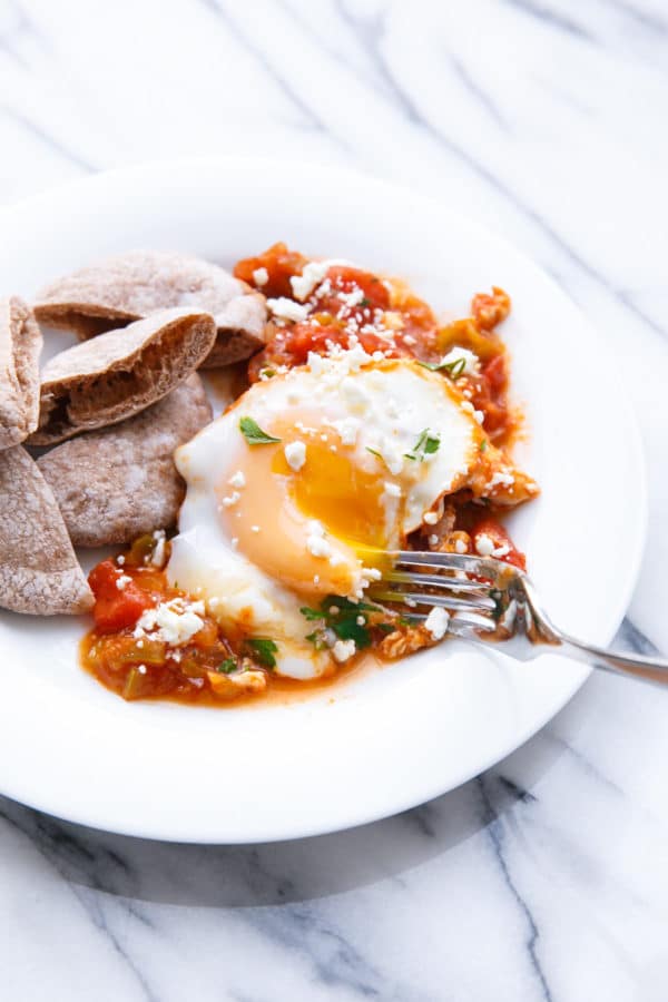 Shakshuka (Poached Eggs in Spicy Tomato Sauce)