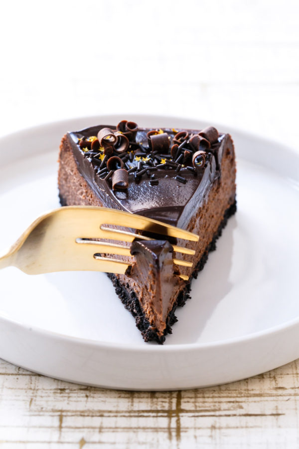 Creamy Dark Chocolate Cheesecake Recipe with Chocolate Ganache Glaze