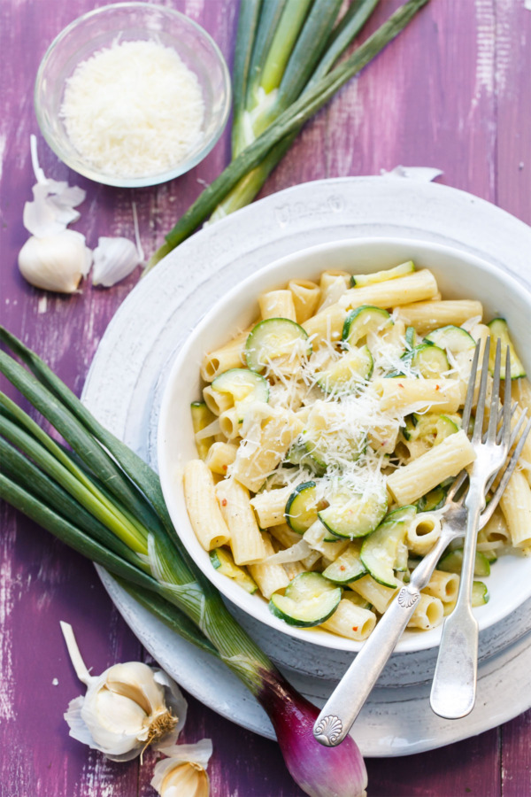 Creamy Spring Onion and Zucchini Rigatoni - A perfect weeknight dinner recipe!