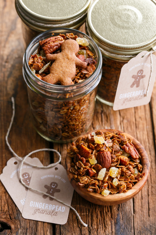 Homemade Gingerbread Granola with Free Printable Gift Tags!