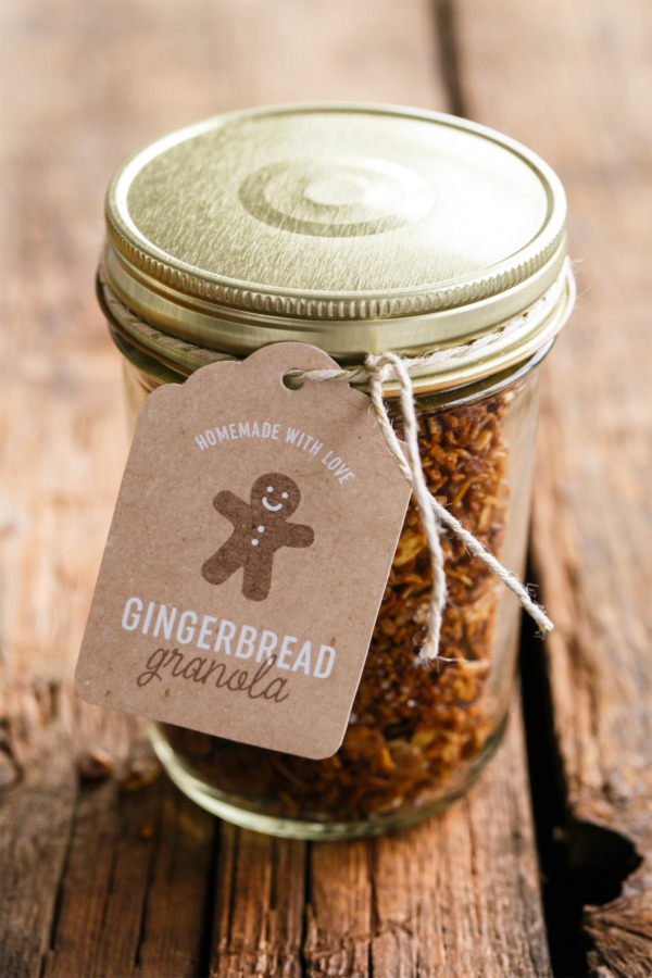 Homemade Gingerbread Granola with Free Printable Gift Tags!