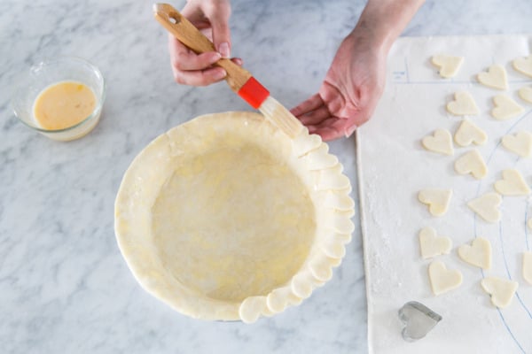 Decorative pie crust border using cookie cutters - no crimping required!