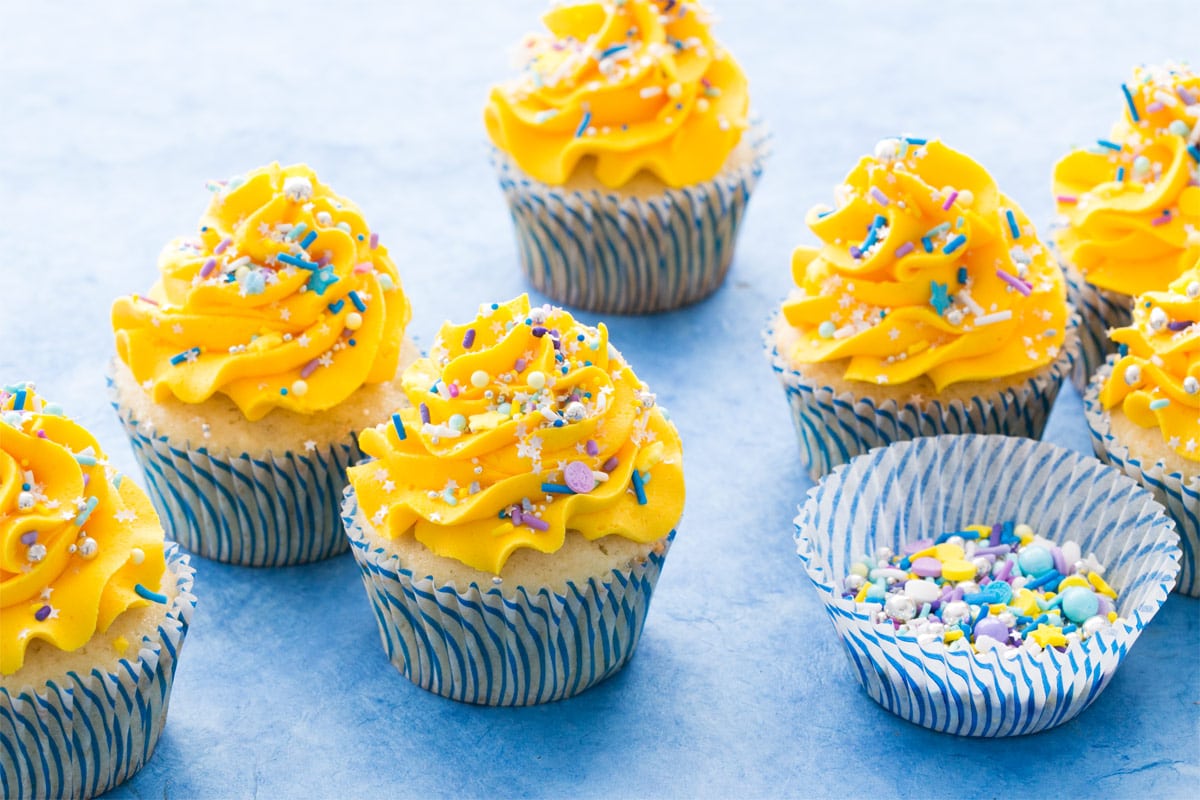 Banana Cupcakes with Banana Mousse Filling (Go Preds!)