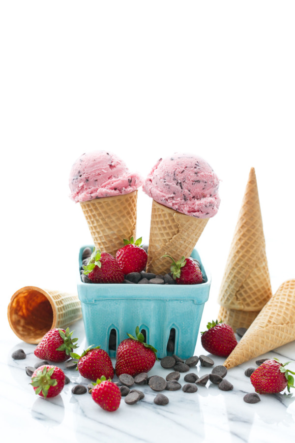 Homemade "Straw-cciatella" Strawberry Chocolate Chip Ice Cream Recipe