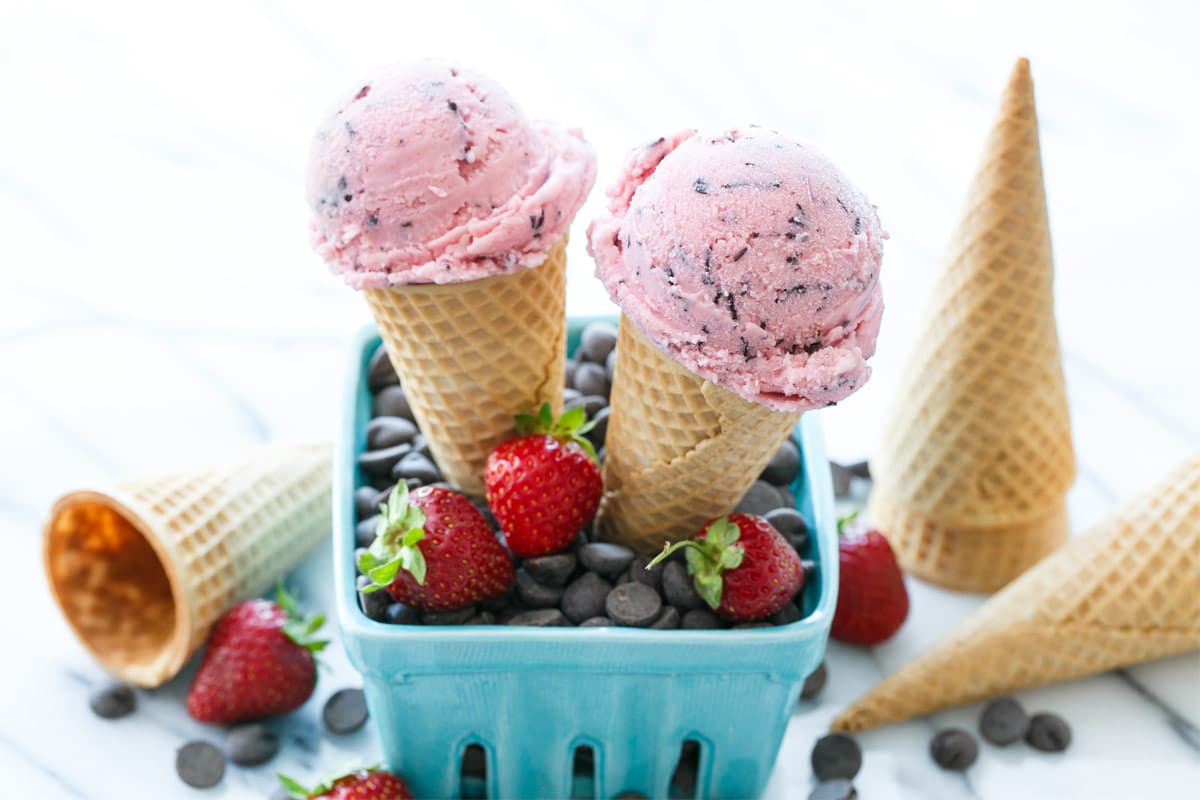 “Straw-cciatella” Strawberry Chocolate Chip Ice Cream
