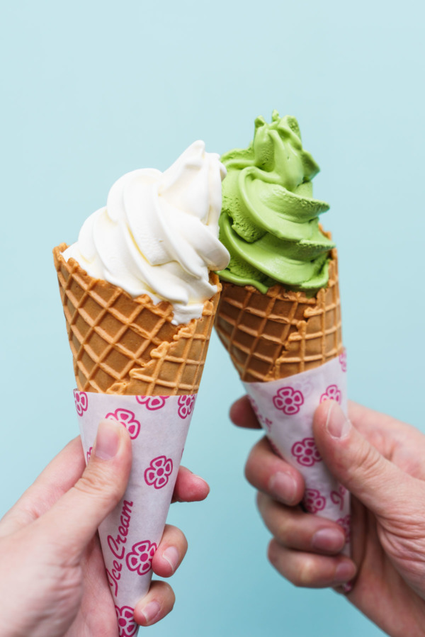 The best matcha & vanilla soft serve ice cream from Shunjuku station, Tokyo