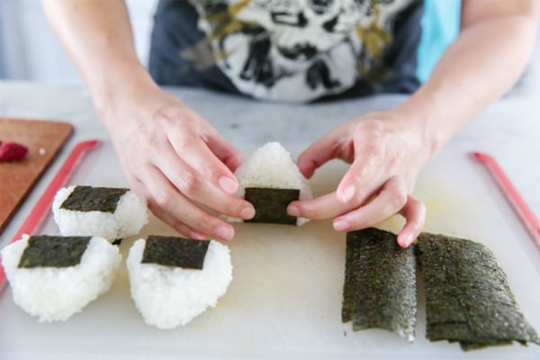 How to Make Japanese Umeboshi Onigiri