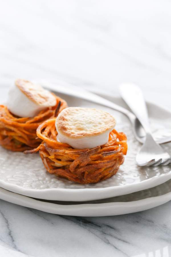 Mini Spiralized Sweet Potato Casserole Nests - Your favorite Thanksgiving side dish in mini form!