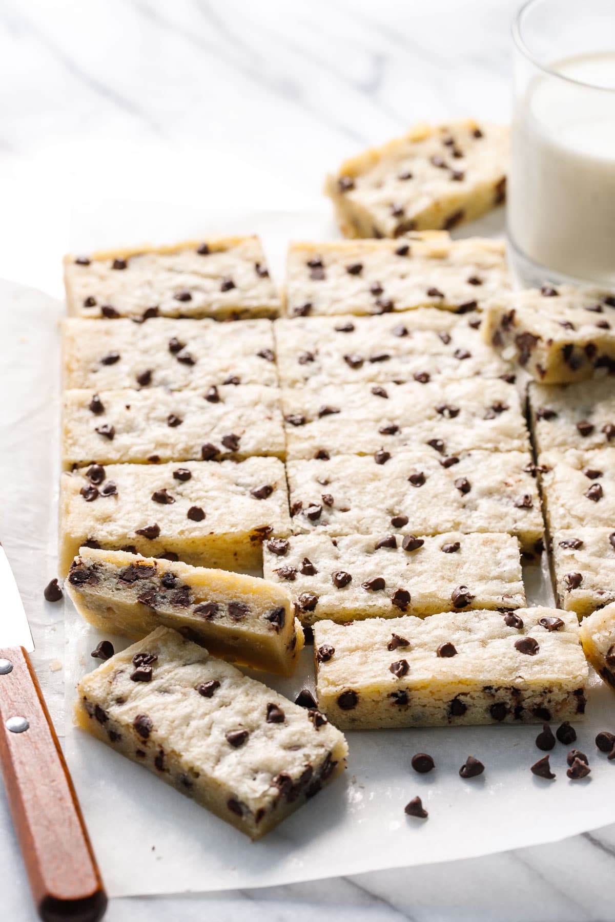 Chocolate Chip Shortbread Cookie Bars | Love and Olive Oil