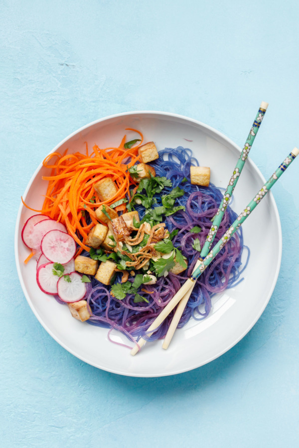 Play with your food: Gorgeous blue cellophane noodles turn pink when you add the sauce!