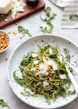 Cacio e Pepe Recipe with Homemade Arugula Spaghetti