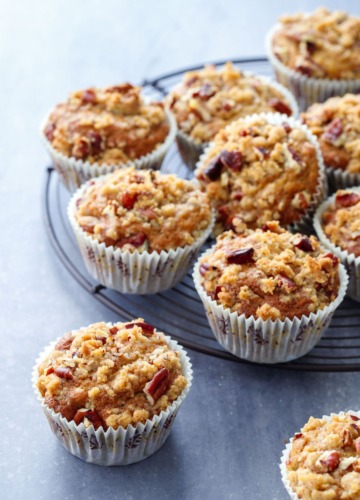 Banana Nut Muffin Recipe with Crumb Topping