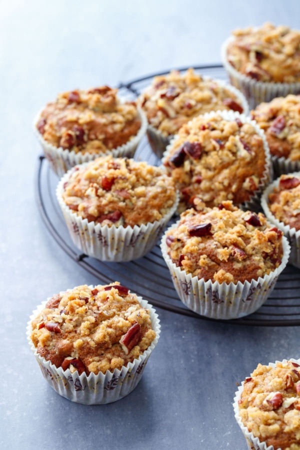 Banana Nut Muffin Recipe with Crumb Topping