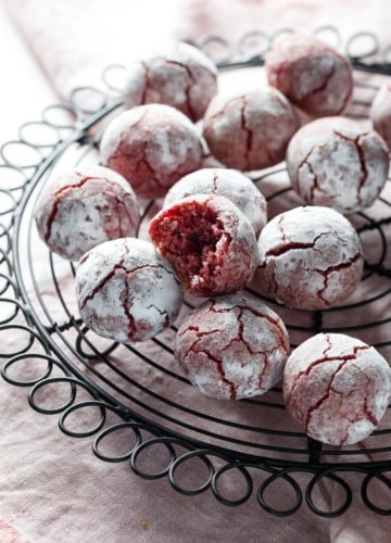 Raspberry Amaretti Cookies