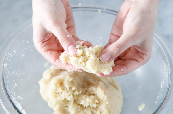 How to make Amaretti Morbidi cookies: the dough should be sticky and yet still workable.