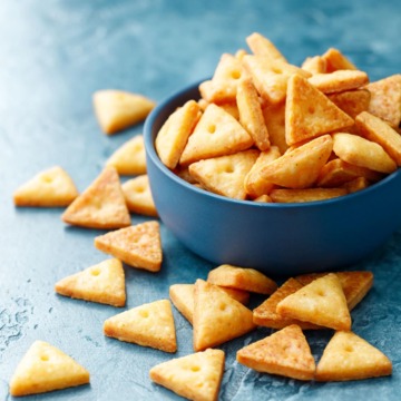 homemade cheese crackers 10