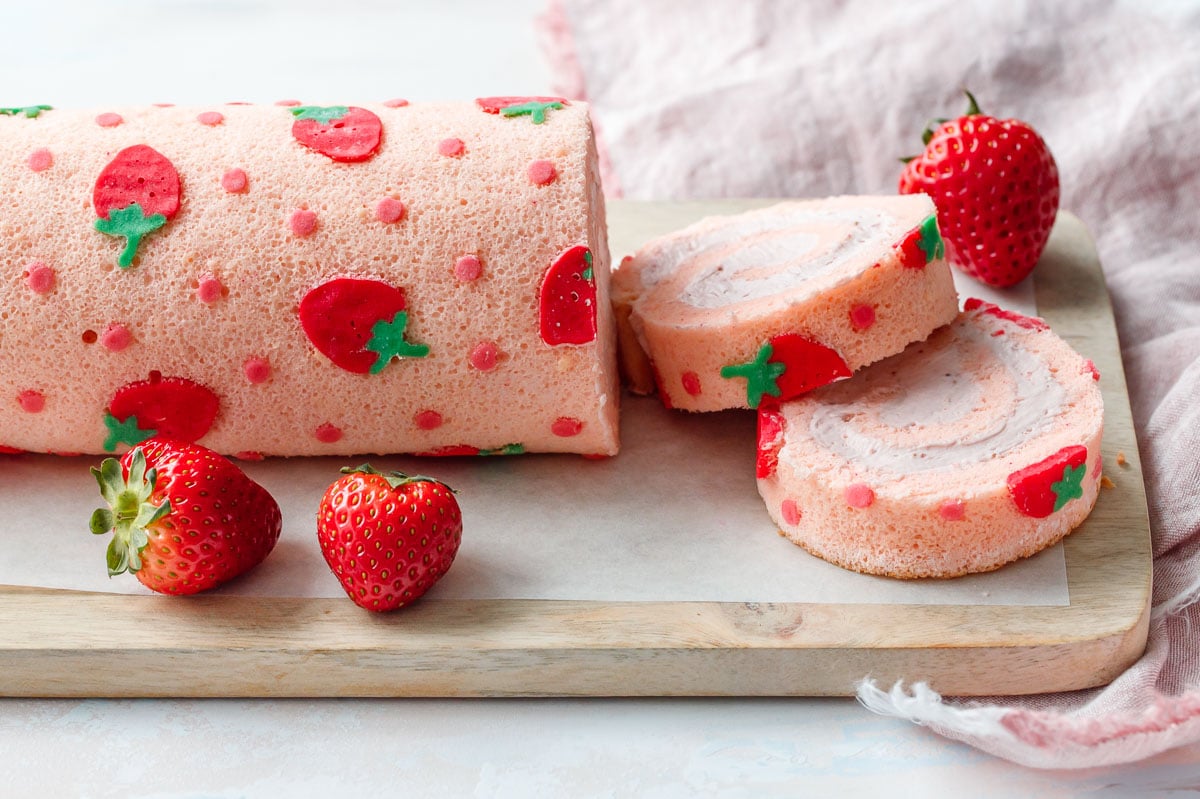 Strawberry Cake Roll | Love and Olive Oil Strawberry Cake Roll | Love and Olive Oil