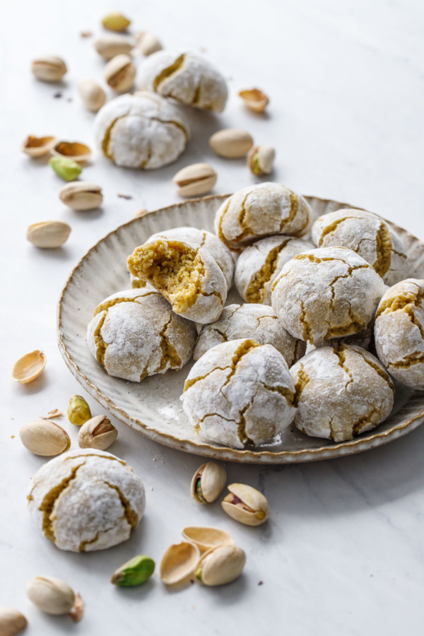 Pistachio Amaretti Cookies