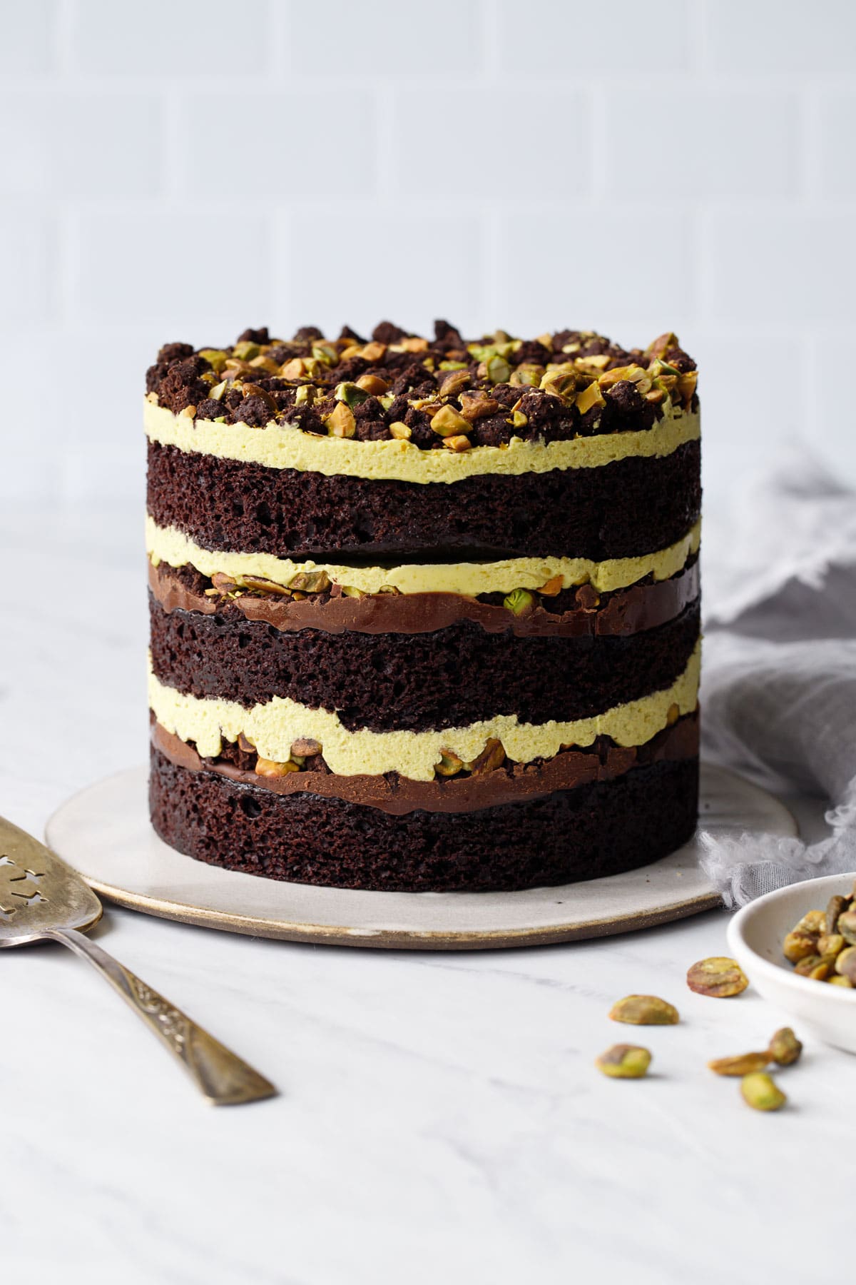 https://www.loveandoliveoil.com/wp-content/uploads/2020/01/chocolate-pistachio-cake-7.jpg