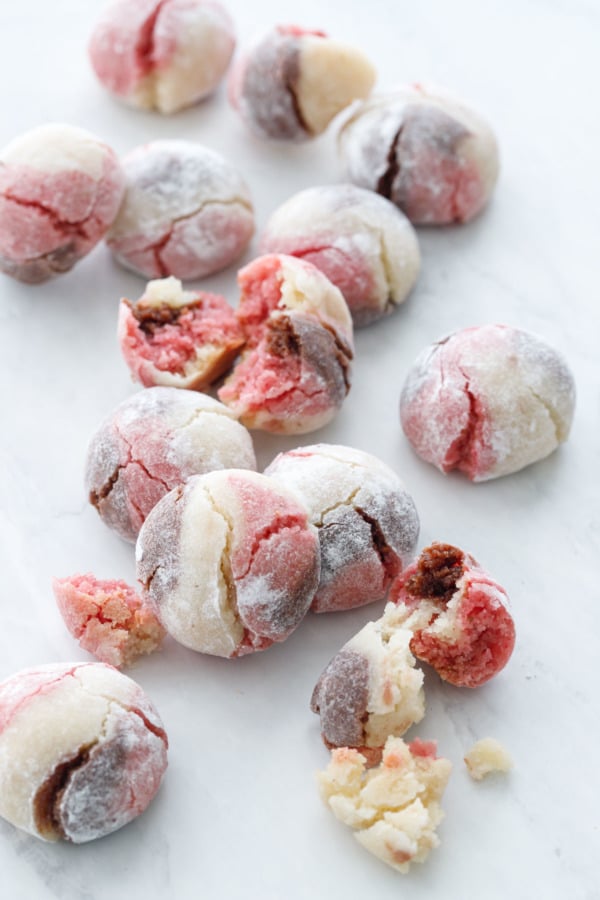 Neapolitan Amaretti Cookies on marble